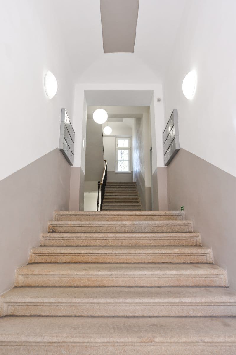 Prenájom bytu 1-izbový 42 m², Krásova, Praha, Praha Prenájom bytu 1-izbový 42 m², Krásova, Praha, Praha