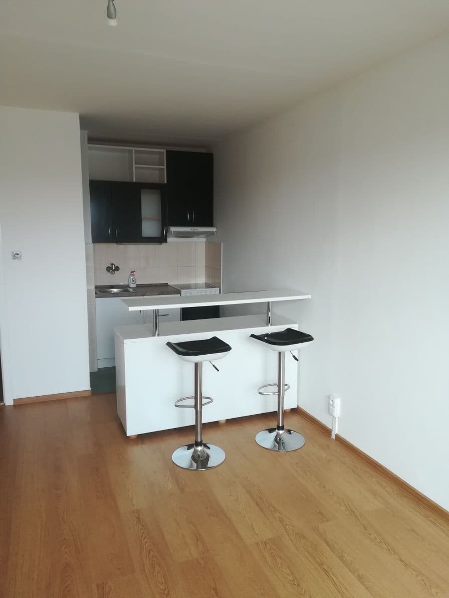 Prenájom bytu 2-izbový 35 m², Jílová, Olomouc, Olomoucký kraj Prenájom bytu 2-izbový 35 m², Jílová, Olomouc, Olomoucký kraj
