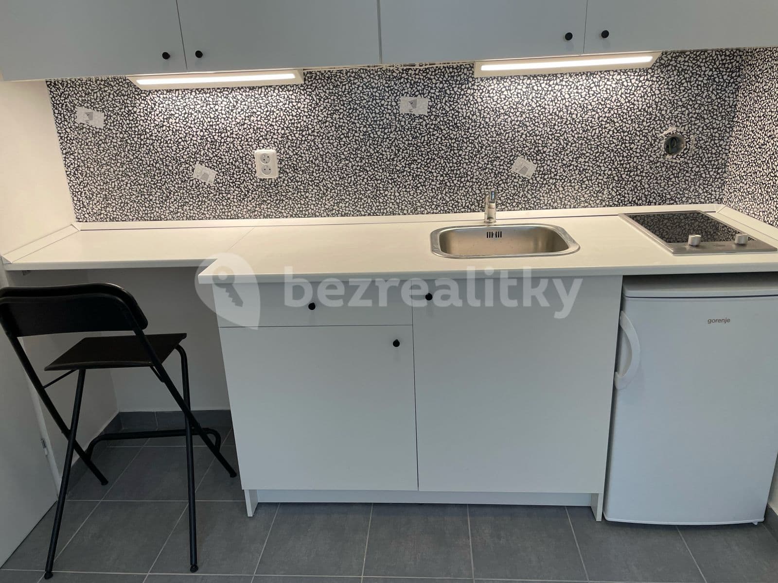 Prenájom bytu Garsoniéra 14 m², Pod Kesnerkou, Praha, Praha Prenájom bytu Garsoniéra 14 m², Pod Kesnerkou, Praha, Praha