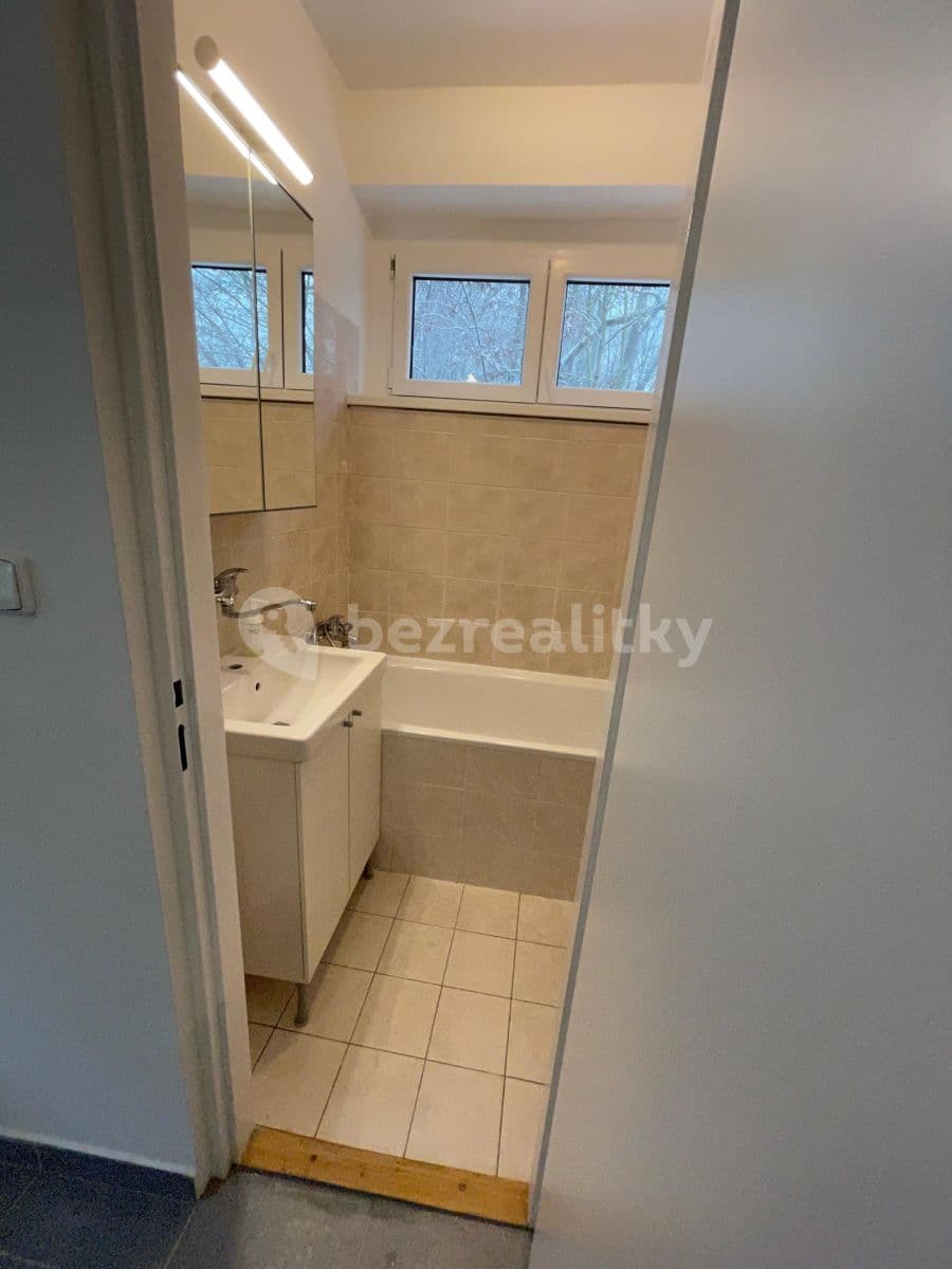 Prenájom bytu Garsoniéra 14 m², Pod Kesnerkou, Praha, Praha Prenájom bytu Garsoniéra 14 m², Pod Kesnerkou, Praha, Praha