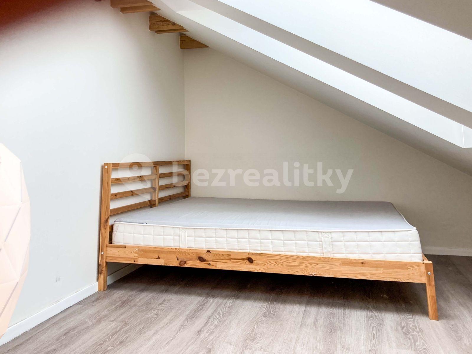 Prenájom bytu 3-izbový 76 m², Radouňova, Praha, Praha