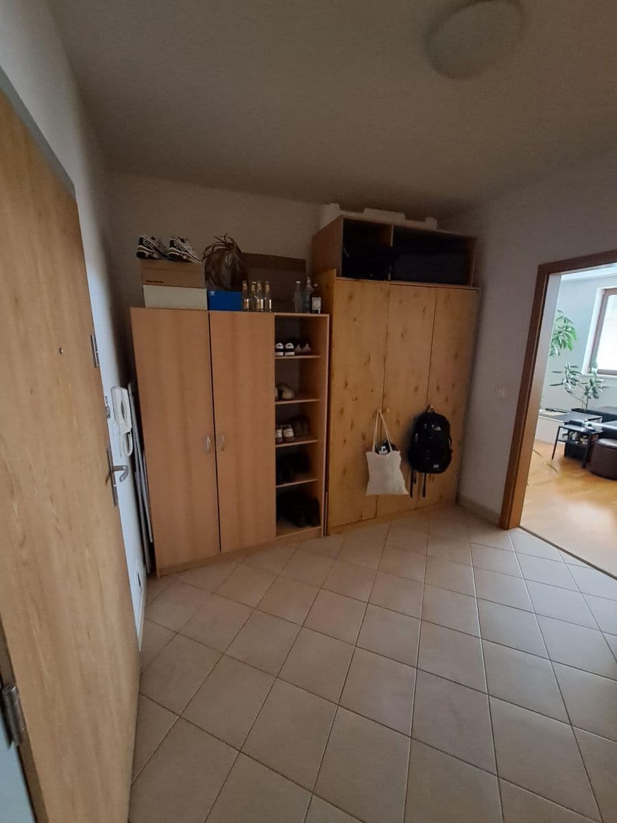 Prenájom bytu 2-izbový 54 m², Osadní, Praha, Praha Prenájom bytu 2-izbový 54 m², Osadní, Praha, Praha