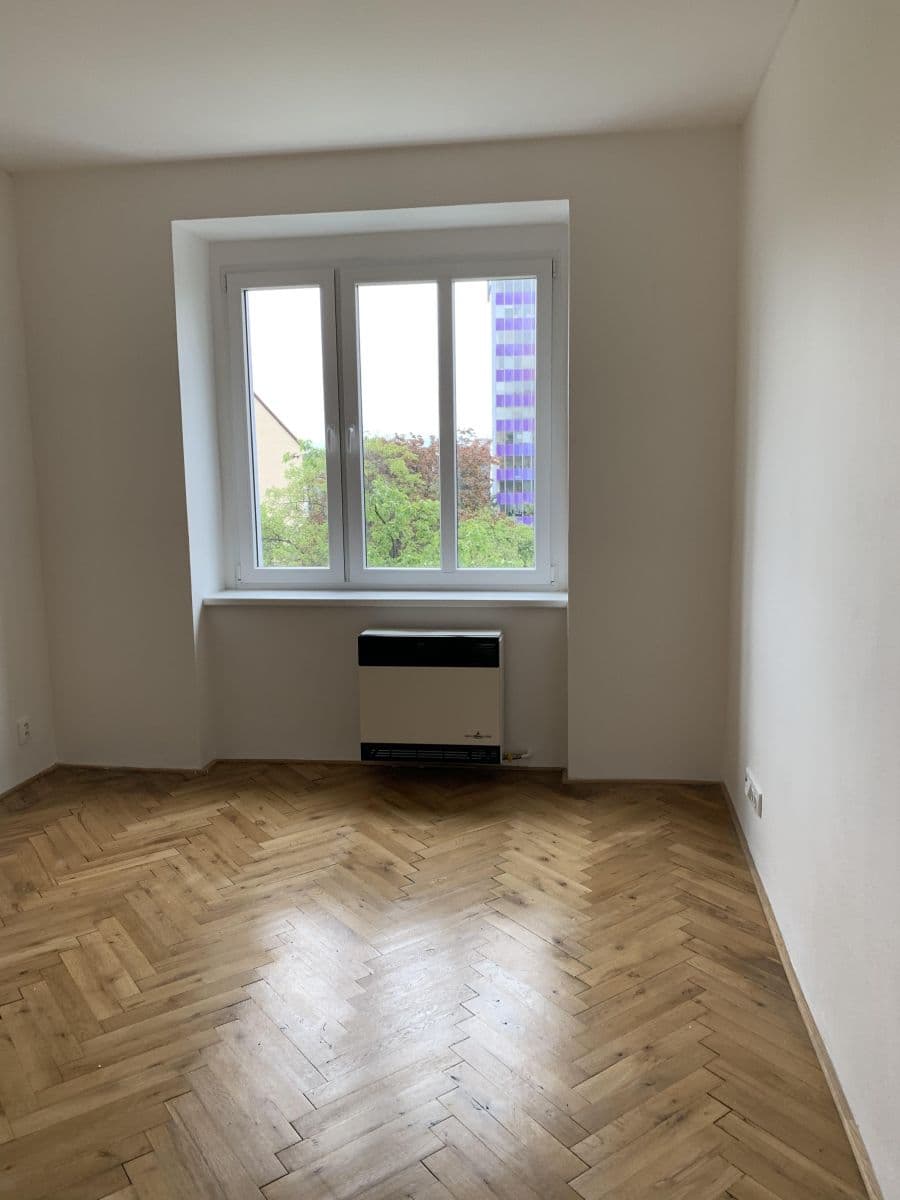 Prenájom bytu 2-izbový 50 m², 28. pluku, Praha, Praha Prenájom bytu 2-izbový 50 m², 28. pluku, Praha, Praha