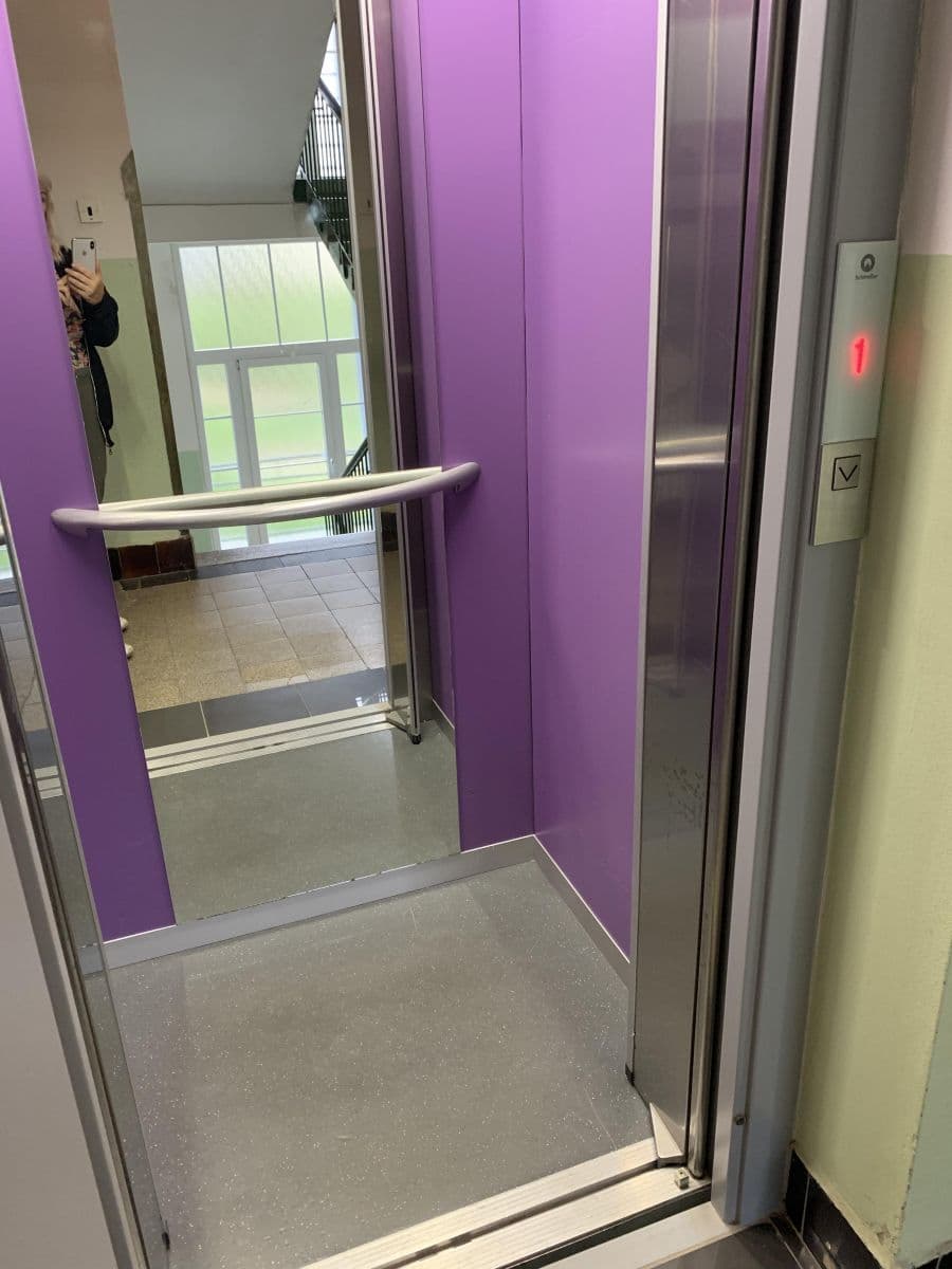 Prenájom bytu 2-izbový 50 m², 28. pluku, Praha, Praha Prenájom bytu 2-izbový 50 m², 28. pluku, Praha, Praha
