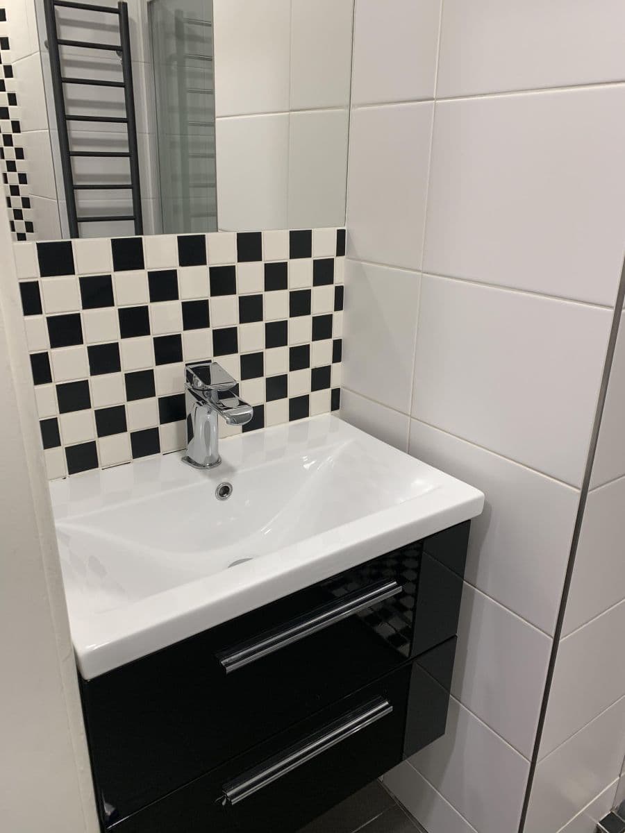Prenájom bytu 2-izbový 50 m², 28. pluku, Praha, Praha Prenájom bytu 2-izbový 50 m², 28. pluku, Praha, Praha