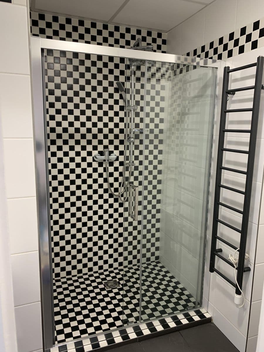 Prenájom bytu 2-izbový 50 m², 28. pluku, Praha, Praha Prenájom bytu 2-izbový 50 m², 28. pluku, Praha, Praha
