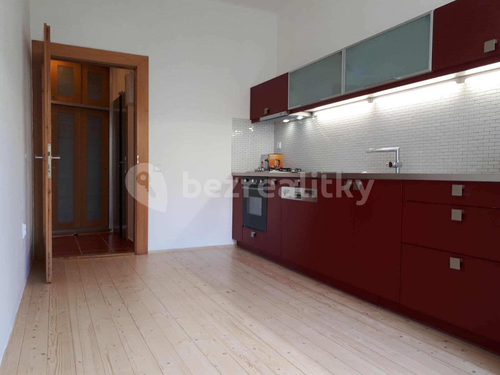 Prenájom bytu 1-izbový 43 m², U Křížku, Praha, Praha Prenájom bytu 1-izbový 43 m², U Křížku, Praha, Praha