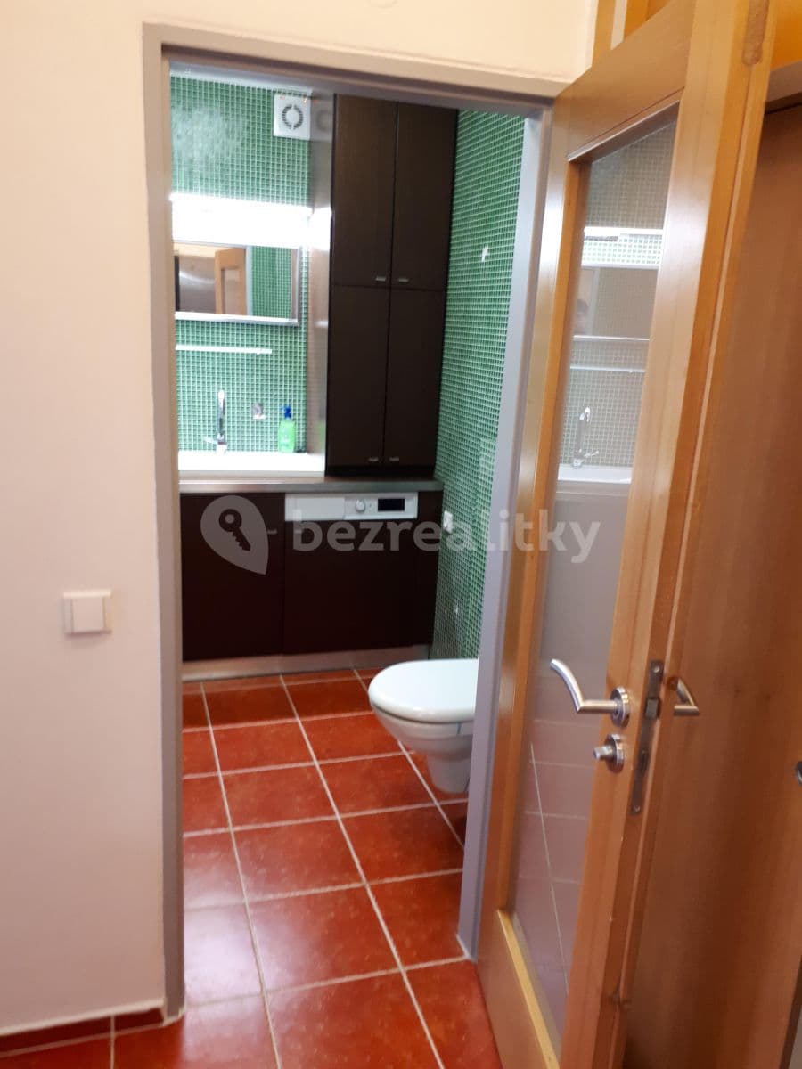 Prenájom bytu 1-izbový 43 m², U Křížku, Praha, Praha Prenájom bytu 1-izbový 43 m², U Křížku, Praha, Praha