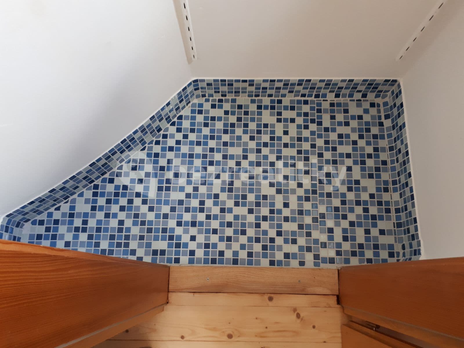 Prenájom bytu 1-izbový 43 m², U Křížku, Praha, Praha Prenájom bytu 1-izbový 43 m², U Křížku, Praha, Praha