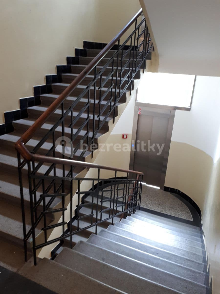 Prenájom bytu 1-izbový 43 m², U Křížku, Praha, Praha Prenájom bytu 1-izbový 43 m², U Křížku, Praha, Praha