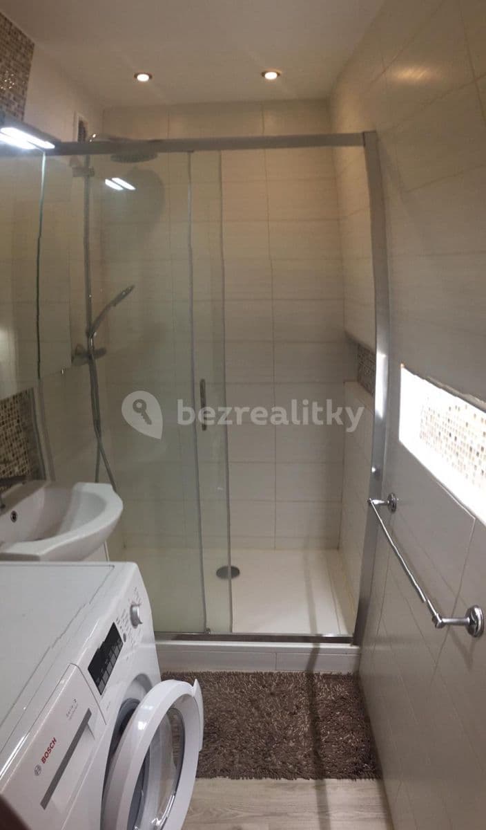 Prenájom bytu 2-izbový 40 m², Blattného, Praha, Praha Prenájom bytu 2-izbový 40 m², Blattného, Praha, Praha