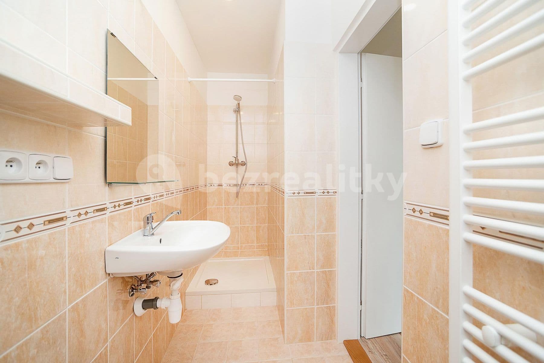 Prenájom bytu 2-izbový 36 m², Boleslavova, Praha, Praha Prenájom bytu 2-izbový 36 m², Boleslavova, Praha, Praha