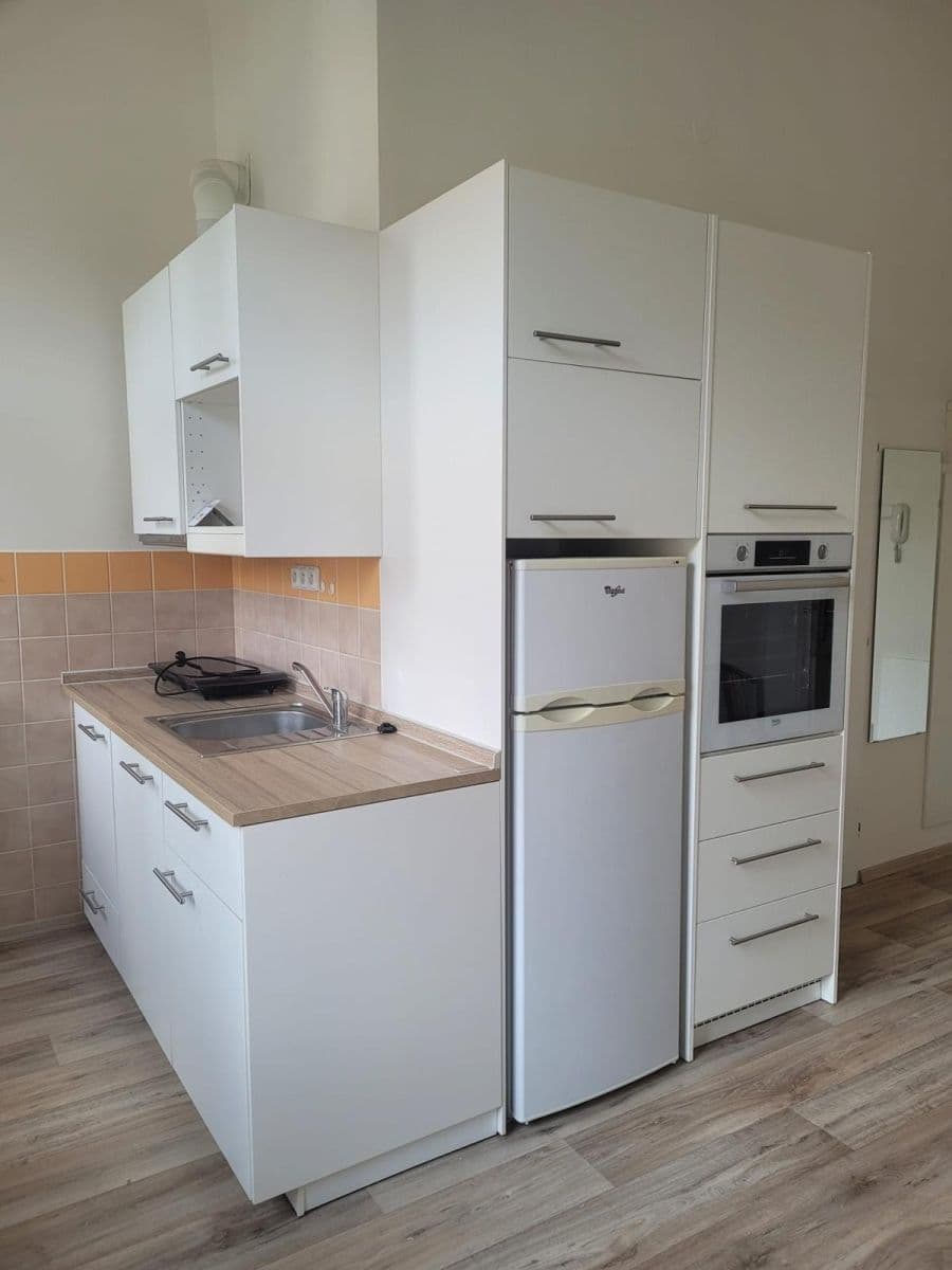 Prenájom bytu 2-izbový 36 m², Boleslavova, Praha, Praha Prenájom bytu 2-izbový 36 m², Boleslavova, Praha, Praha