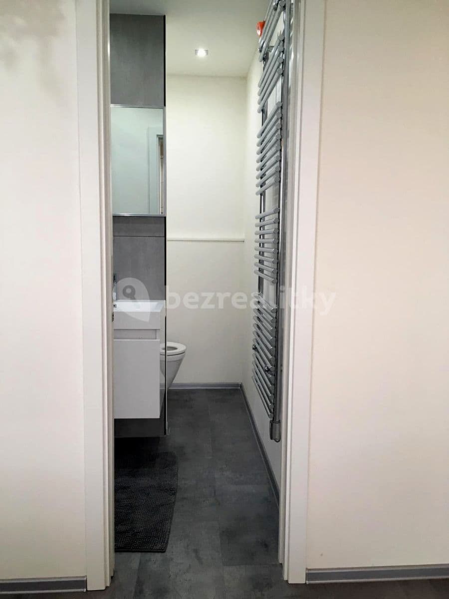 Prenájom bytu 1-izbový 31 m², Tobrucká, Praha, Praha Prenájom bytu 1-izbový 31 m², Tobrucká, Praha, Praha