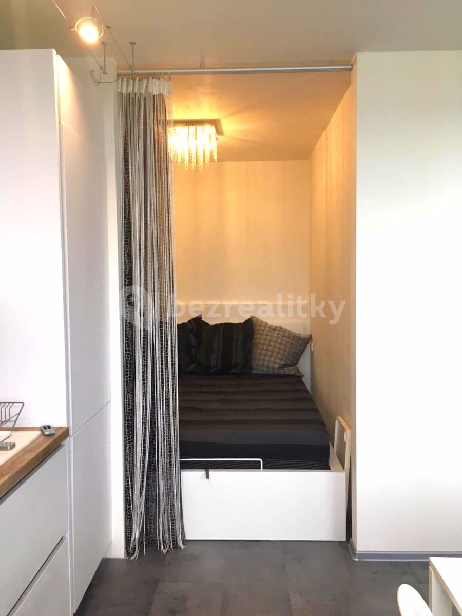Prenájom bytu 1-izbový 31 m², Tobrucká, Praha, Praha Prenájom bytu 1-izbový 31 m², Tobrucká, Praha, Praha
