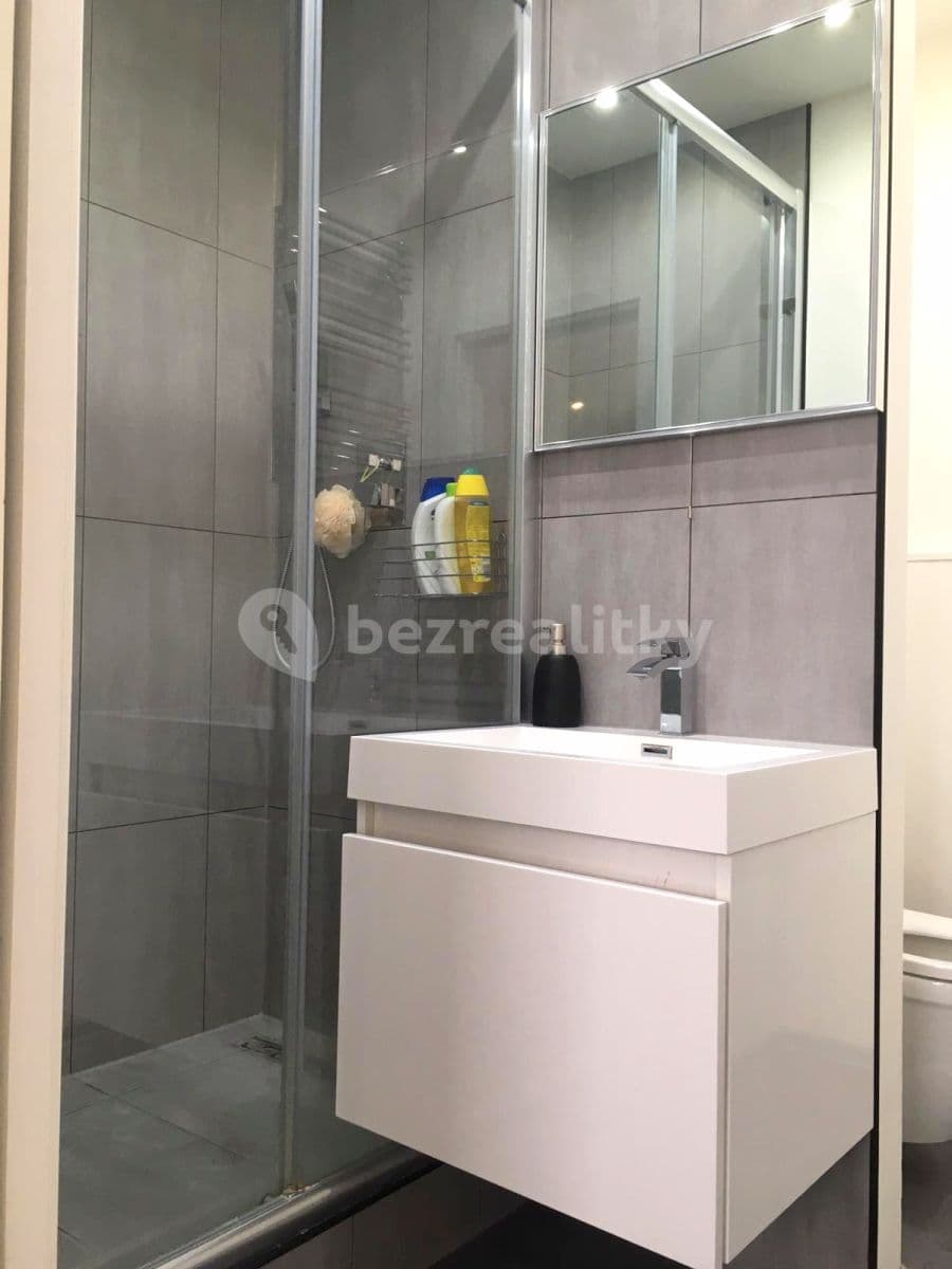 Prenájom bytu 1-izbový 31 m², Tobrucká, Praha, Praha Prenájom bytu 1-izbový 31 m², Tobrucká, Praha, Praha