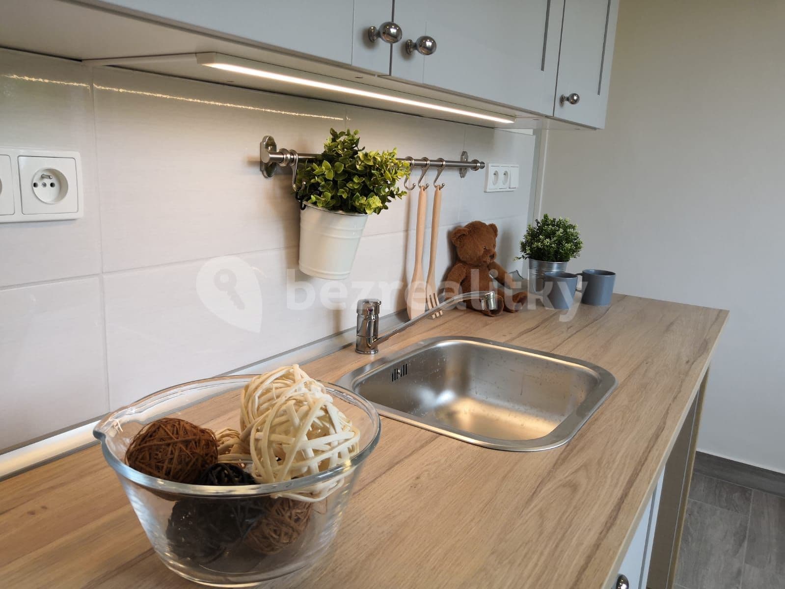 Prenájom bytu 3-izbový 68 m², Provaznická, Ostrava, Moravskoslezský kraj Prenájom bytu 3-izbový 68 m², Provaznická, Ostrava, Moravskoslezský kraj