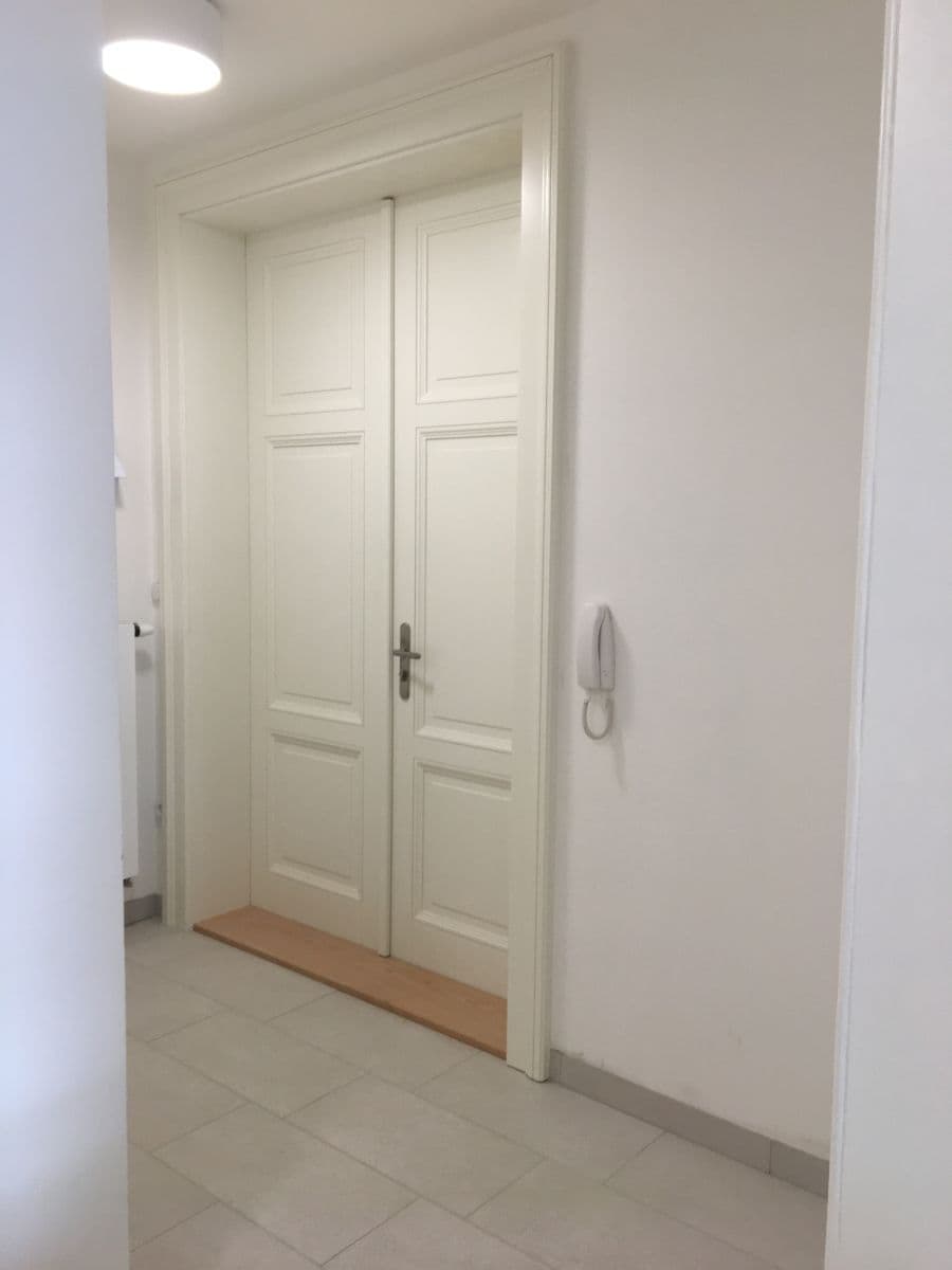 Prenájom bytu 2-izbový 45 m², Slovenská, Olomouc, Olomoucký kraj Prenájom bytu 2-izbový 45 m², Slovenská, Olomouc, Olomoucký kraj