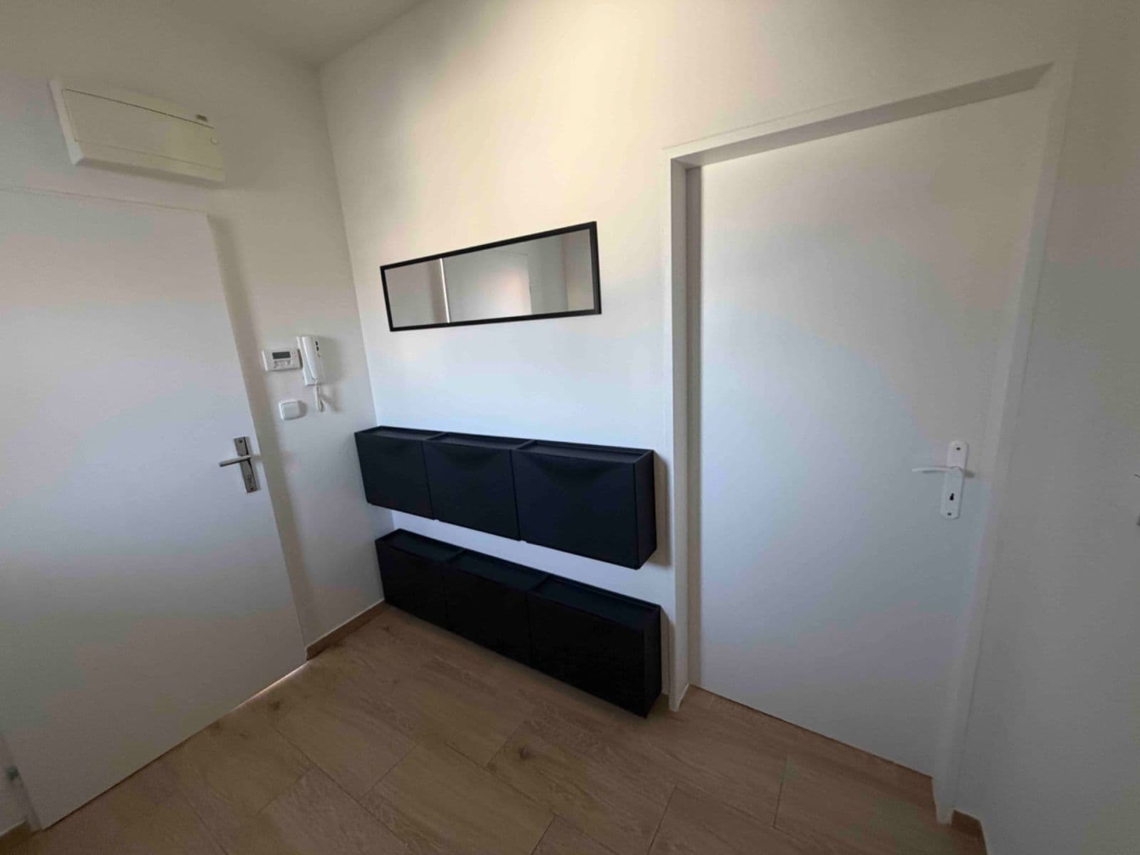 Prenájom bytu 2-izbový 96 m², Strakonická, Praha, Praha Prenájom bytu 2-izbový 96 m², Strakonická, Praha, Praha