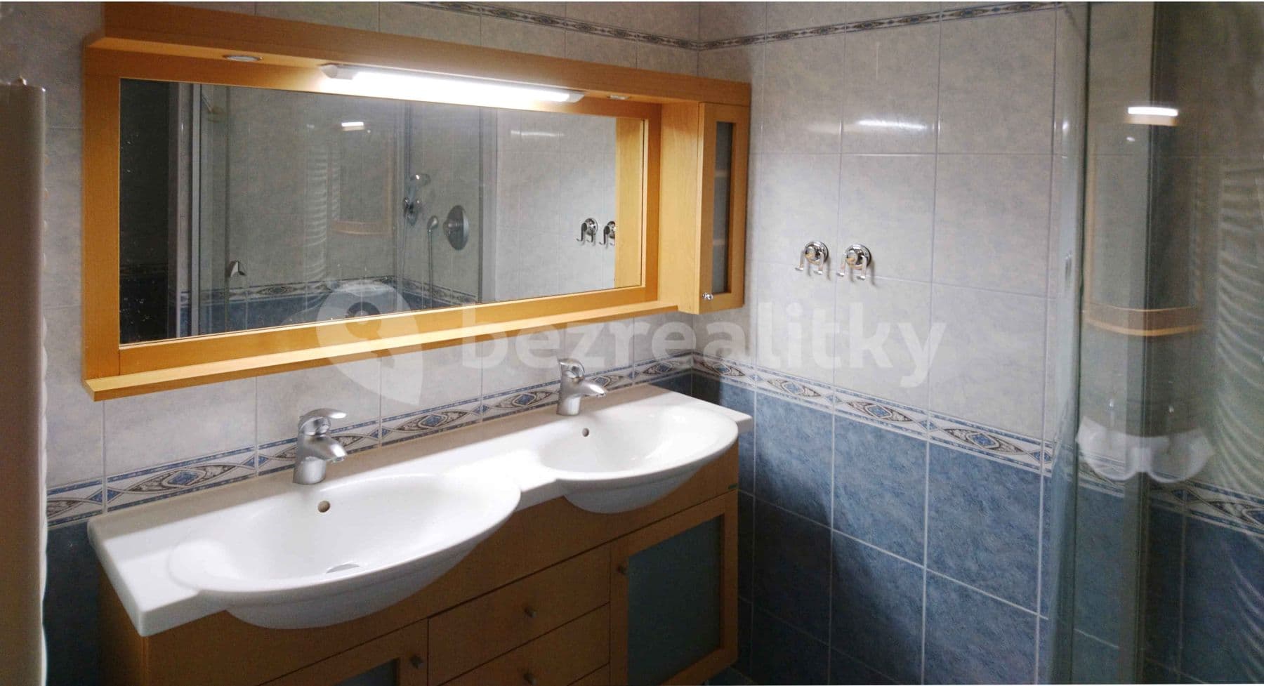 Prenájom bytu 4-izbový 80 m², Pod Fialkou, Praha, Praha Prenájom bytu 4-izbový 80 m², Pod Fialkou, Praha, Praha