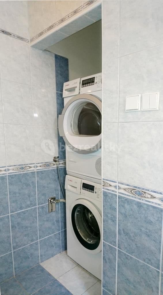 Prenájom bytu 4-izbový 80 m², Pod Fialkou, Praha, Praha Prenájom bytu 4-izbový 80 m², Pod Fialkou, Praha, Praha