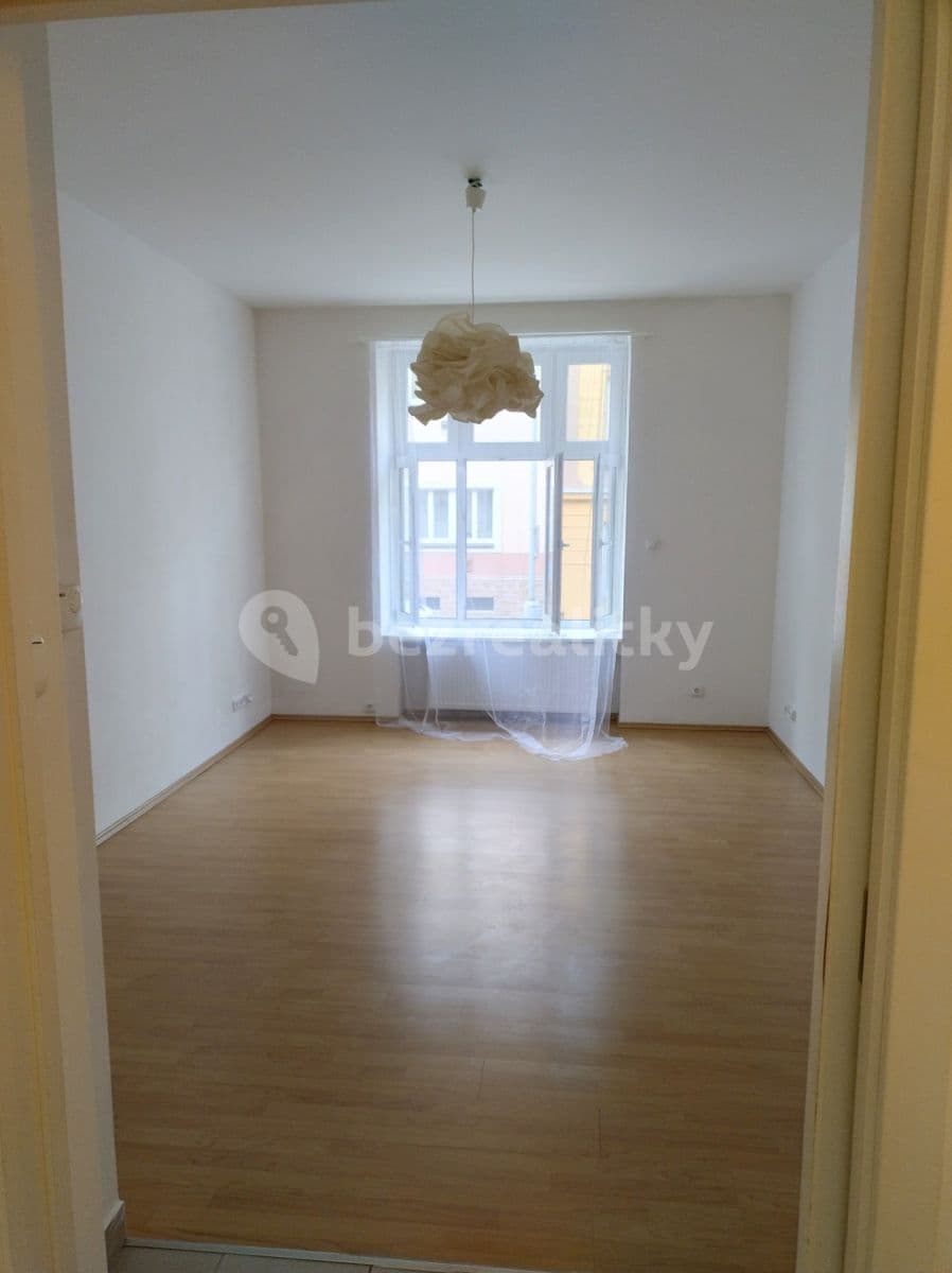 Prenájom bytu 1-izbový 40 m², Šlikova, Praha, Praha
