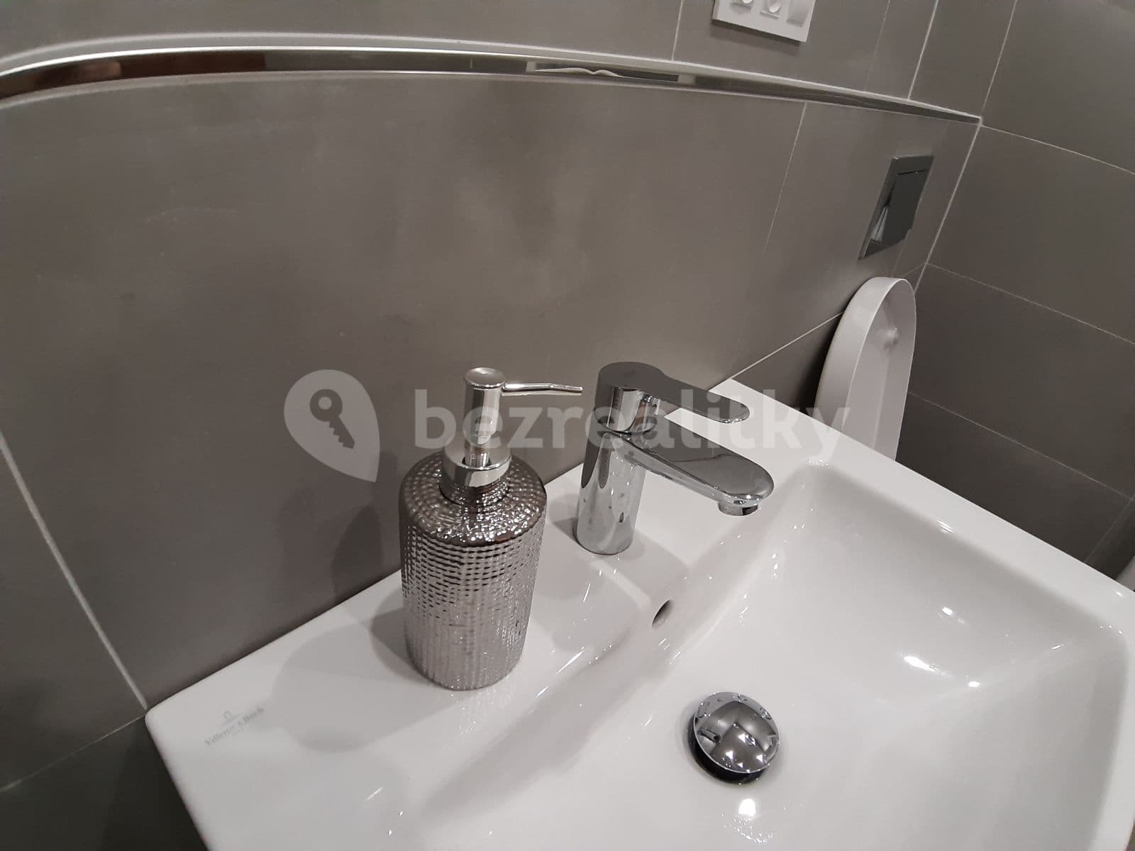 Prenájom bytu 1-izbový 34 m², Walterovo náměstí, Praha, Praha Prenájom bytu 1-izbový 34 m², Walterovo náměstí, Praha, Praha