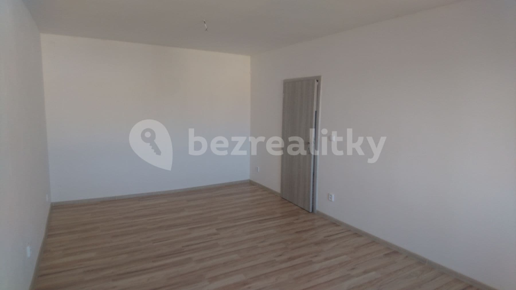 Prenájom bytu 3-izbový 60 m², Bulharská, Pardubice, Pardubický kraj Prenájom bytu 3-izbový 60 m², Bulharská, Pardubice, Pardubický kraj