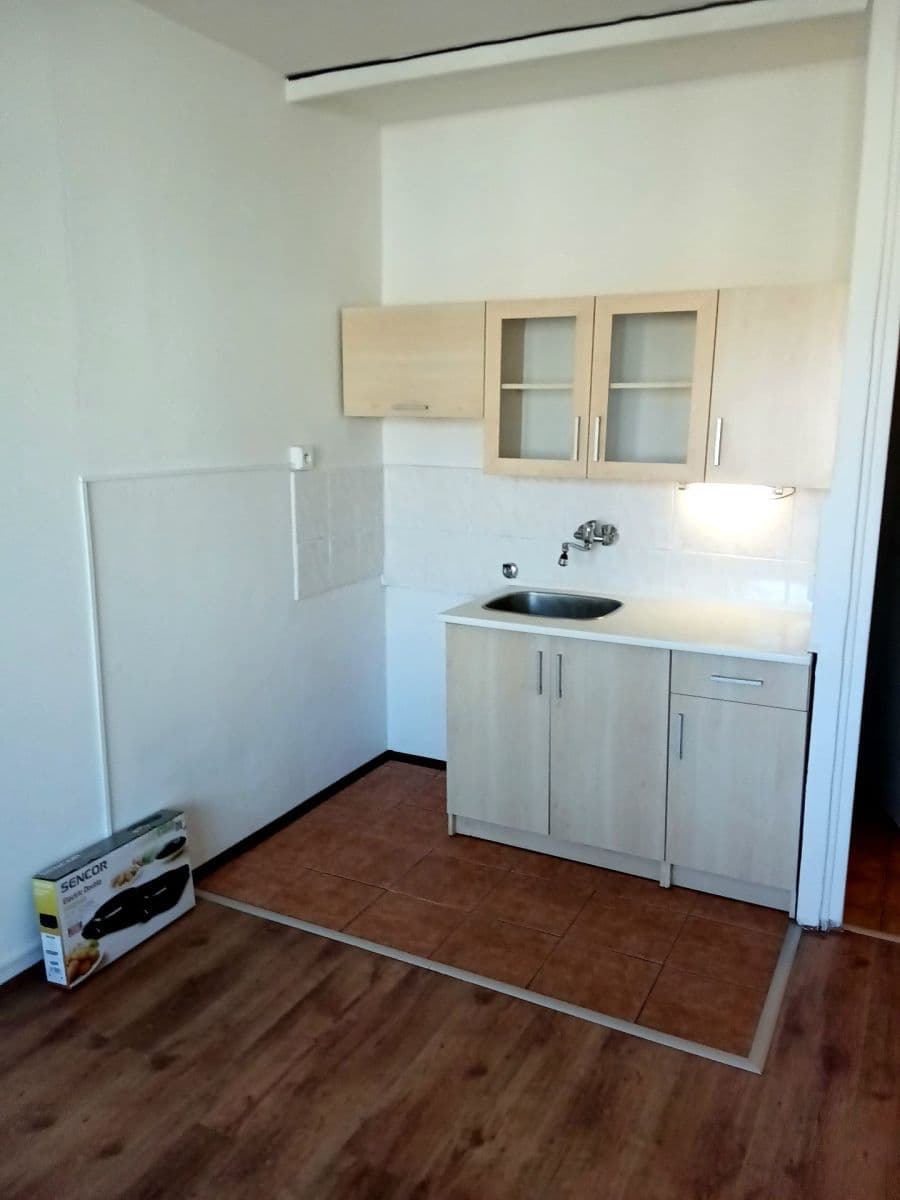 Prenájom bytu Garsoniéra 28 m², Švehlova, Praha, Praha Prenájom bytu Garsoniéra 28 m², Švehlova, Praha, Praha