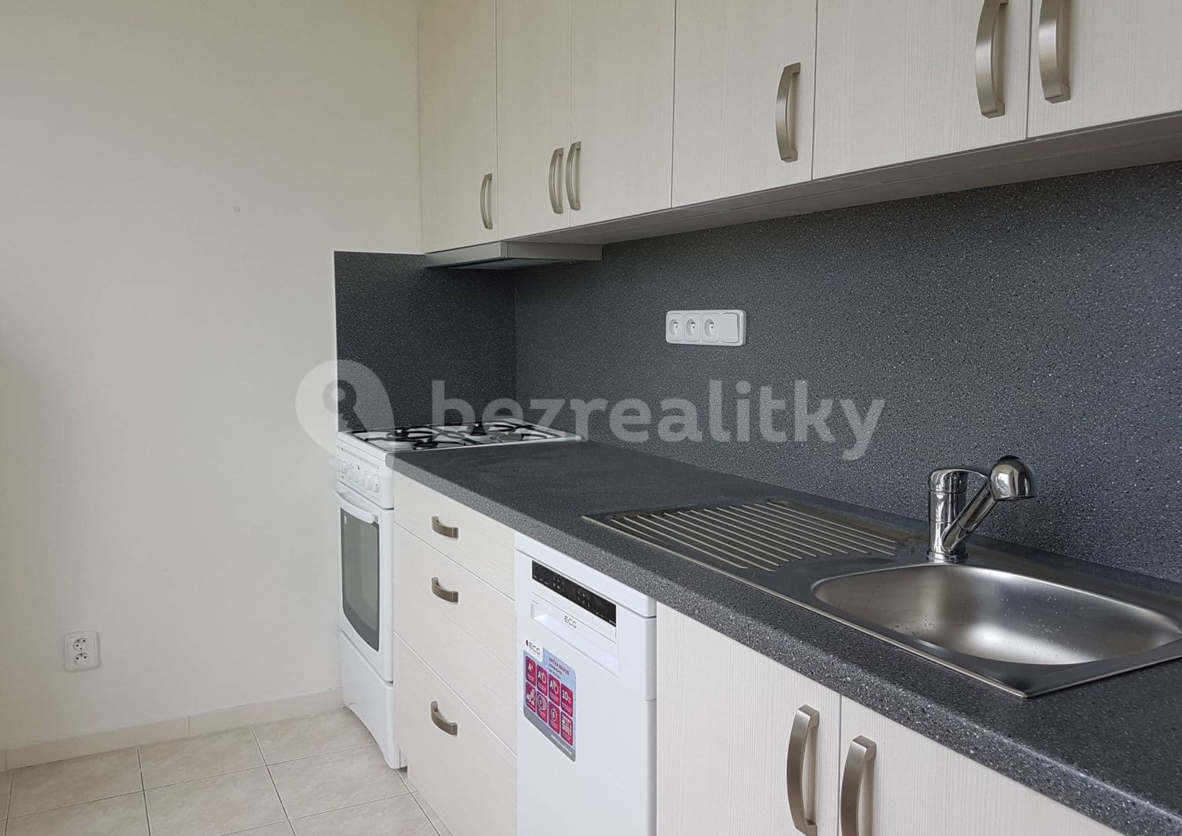 Prenájom bytu 1-izbový 32 m², Tyršova, Kolín, Středočeský kraj Prenájom bytu 1-izbový 32 m², Tyršova, Kolín, Středočeský kraj