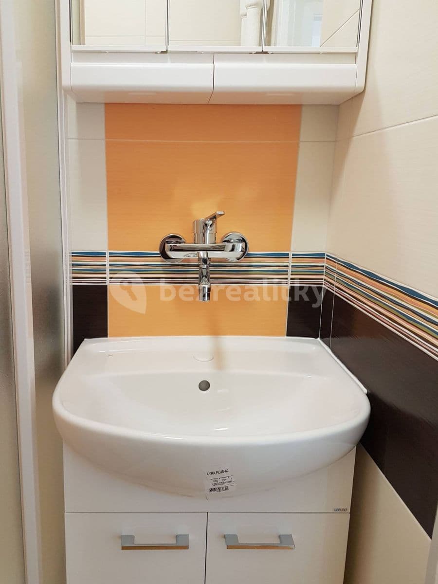 Prenájom bytu 1-izbový 32 m², Tyršova, Kolín, Středočeský kraj Prenájom bytu 1-izbový 32 m², Tyršova, Kolín, Středočeský kraj