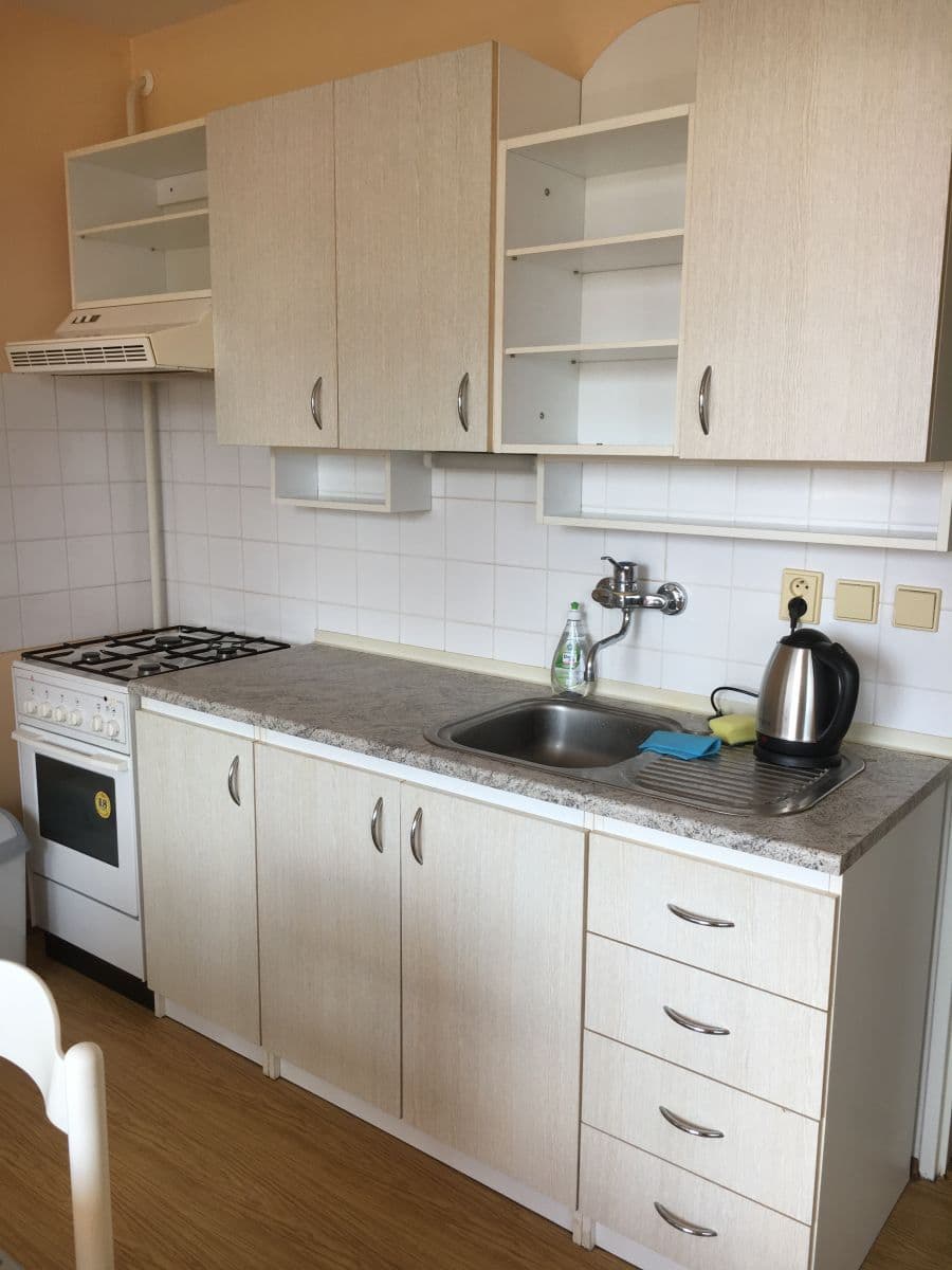 Prenájom bytu 2-izbový 55 m², Kpt. Jaroše, Třebíč, Kraj Vysočina Prenájom bytu 2-izbový 55 m², Kpt. Jaroše, Třebíč, Kraj Vysočina