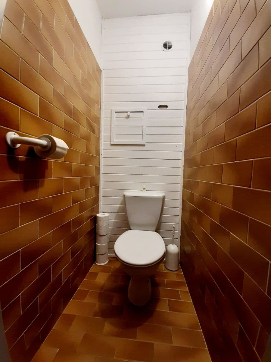 Prenájom bytu 3-izbový 76 m², Na Rovnosti, Praha, Praha Prenájom bytu 3-izbový 76 m², Na Rovnosti, Praha, Praha