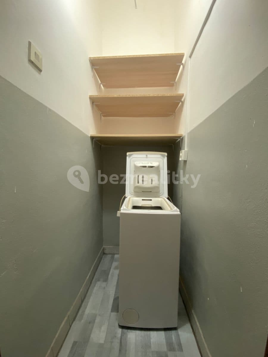 Prenájom bytu 1-izbový 25 m², Ježkova, Praha, Praha Prenájom bytu 1-izbový 25 m², Ježkova, Praha, Praha