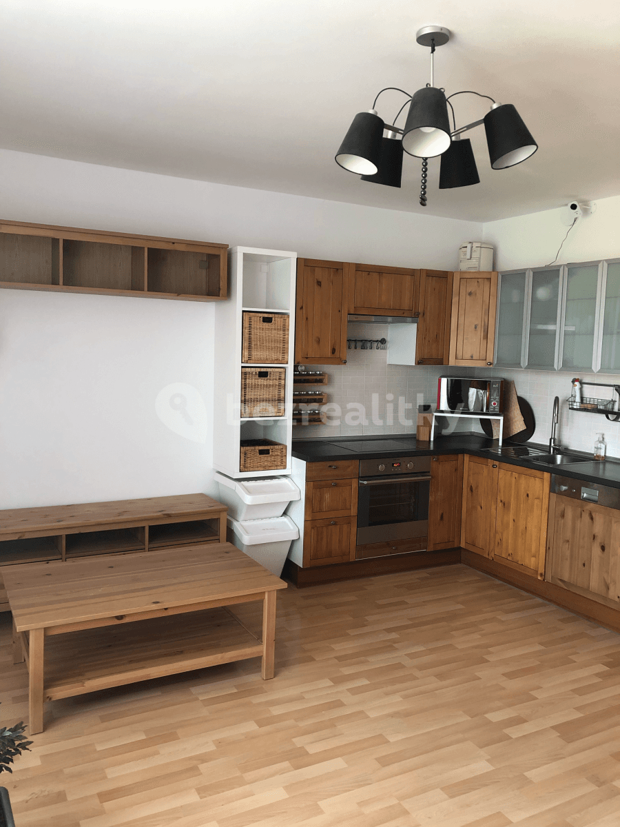 Prenájom bytu 2-izbový 55 m², Hostivice, Středočeský kraj Prenájom bytu 2-izbový 55 m², Hostivice, Středočeský kraj