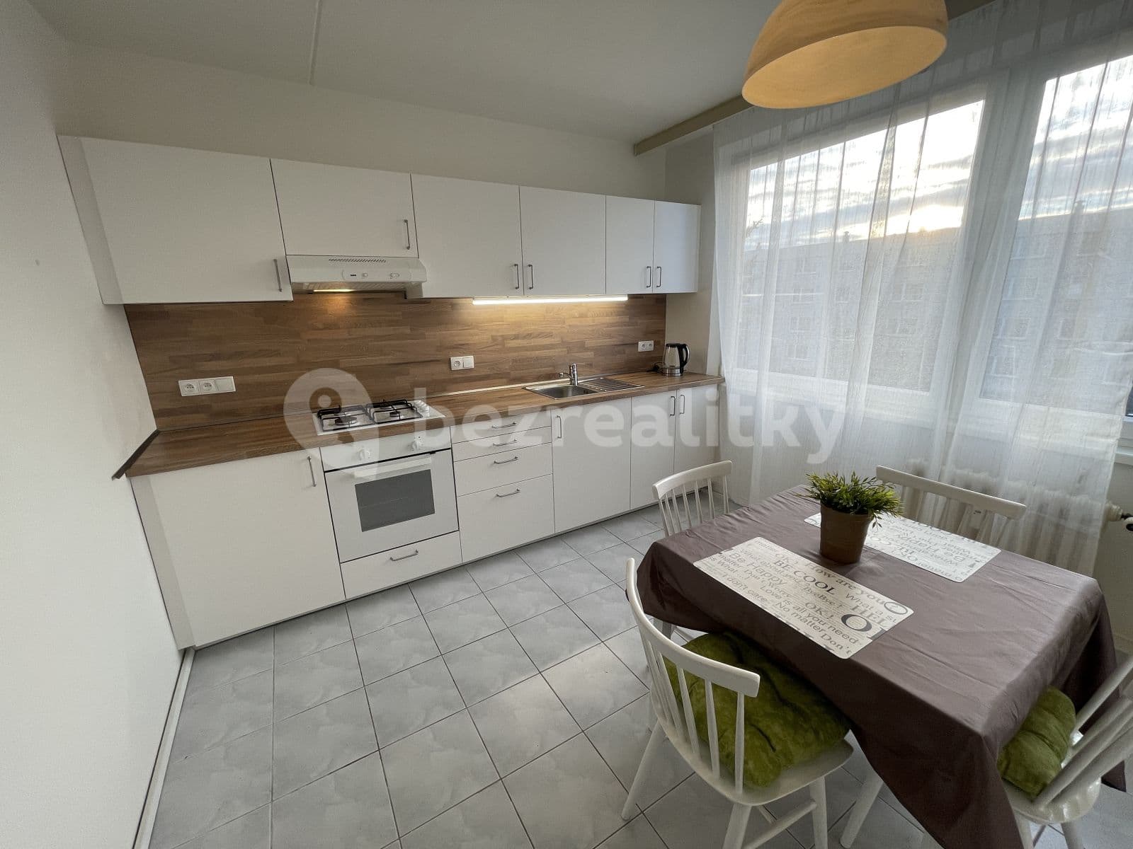 Prenájom bytu 4-izbový 83 m², Daňkova, Praha, Praha Prenájom bytu 4-izbový 83 m², Daňkova, Praha, Praha