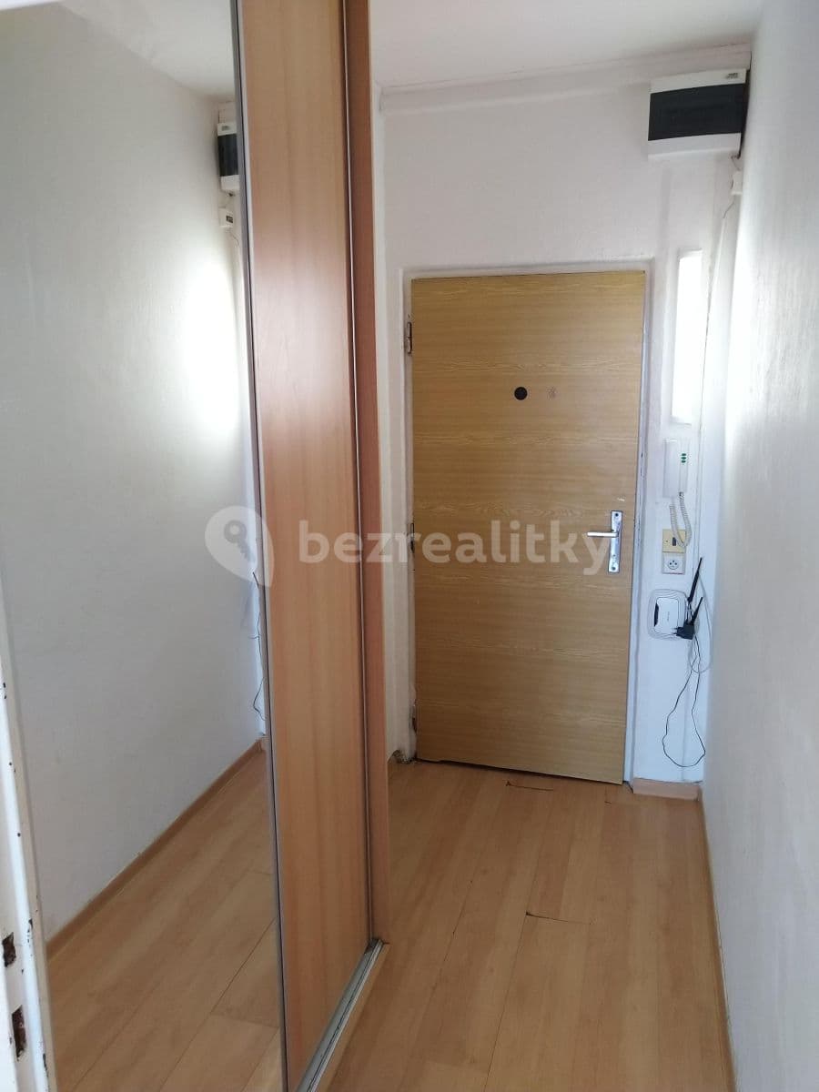 Prenájom bytu Garsoniéra 30 m², třída Edvarda Beneše, Hradec Králové, Královéhradecký kraj Prenájom bytu Garsoniéra 30 m², třída Edvarda Beneše, Hradec Králové, Královéhradecký kraj