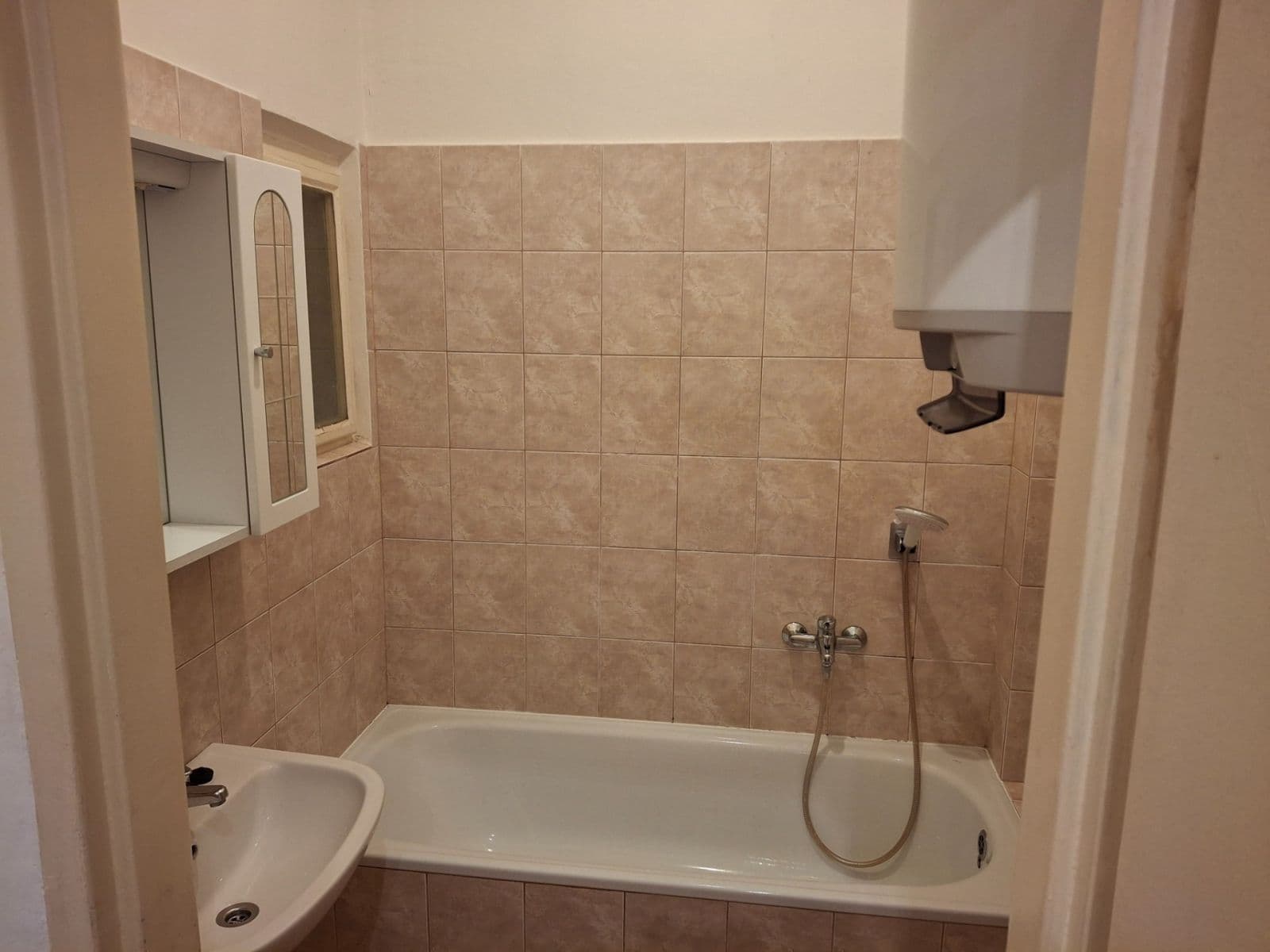 Prenájom bytu 2-izbový 74 m², Nad Šutkou, Praha, Praha Prenájom bytu 2-izbový 74 m², Nad Šutkou, Praha, Praha