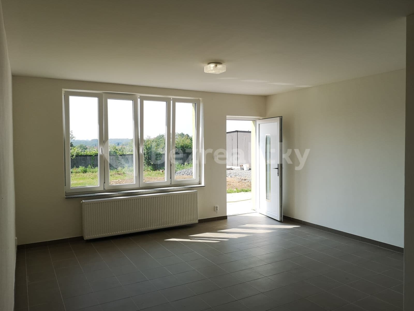 Prenájom bytu 1-izbový 30 m², Dolní Kasárna, Klecany, Středočeský kraj Prenájom bytu 1-izbový 30 m², Dolní Kasárna, Klecany, Středočeský kraj