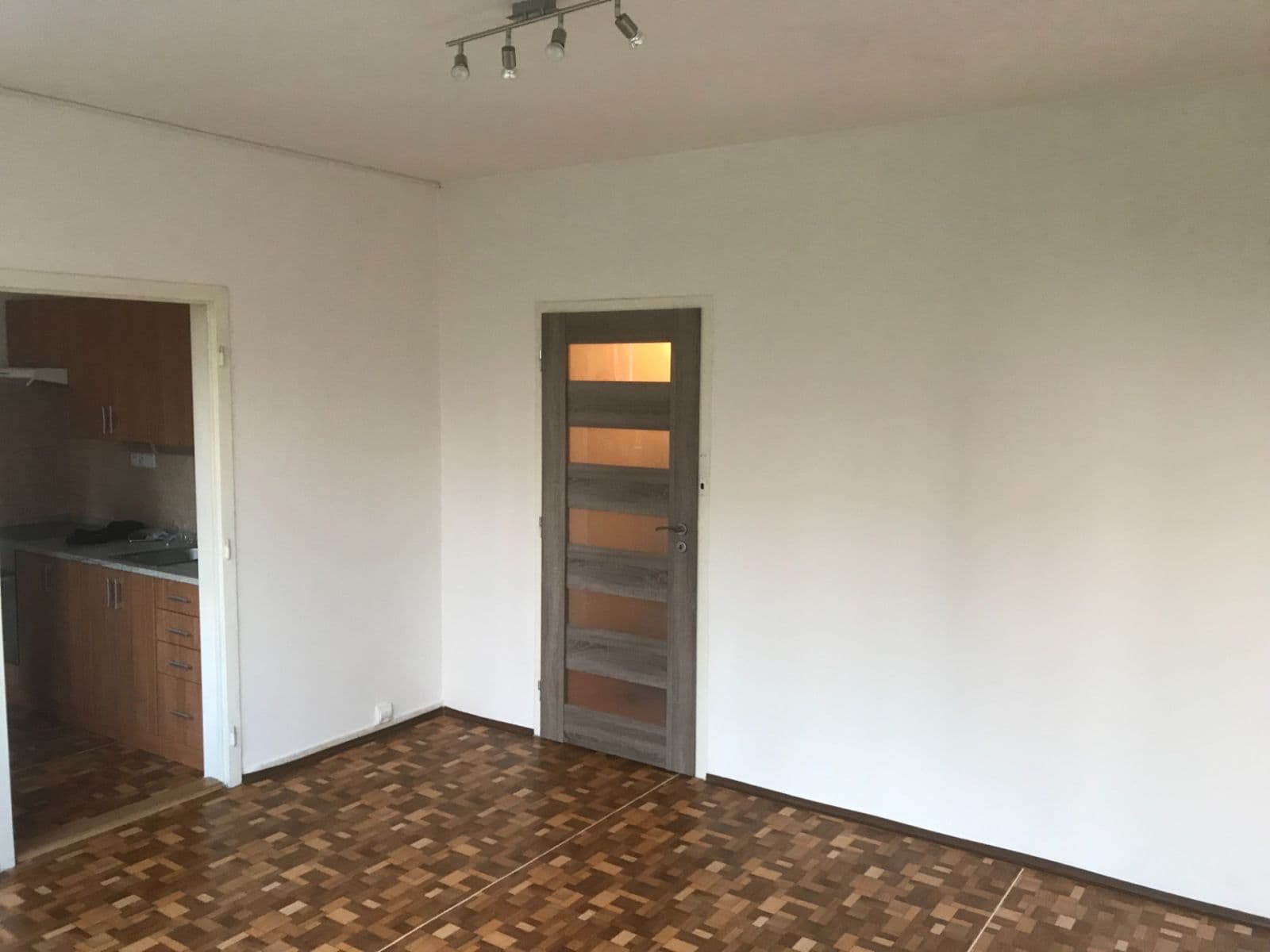 Prenájom bytu 2-izbový 47 m², Lamačova, Praha, Praha Prenájom bytu 2-izbový 47 m², Lamačova, Praha, Praha
