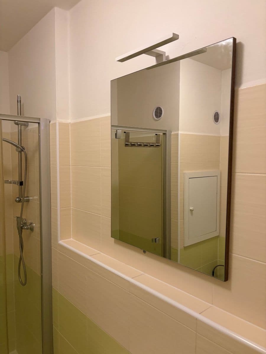 Prenájom bytu 2-izbový 47 m², Lamačova, Praha, Praha Prenájom bytu 2-izbový 47 m², Lamačova, Praha, Praha
