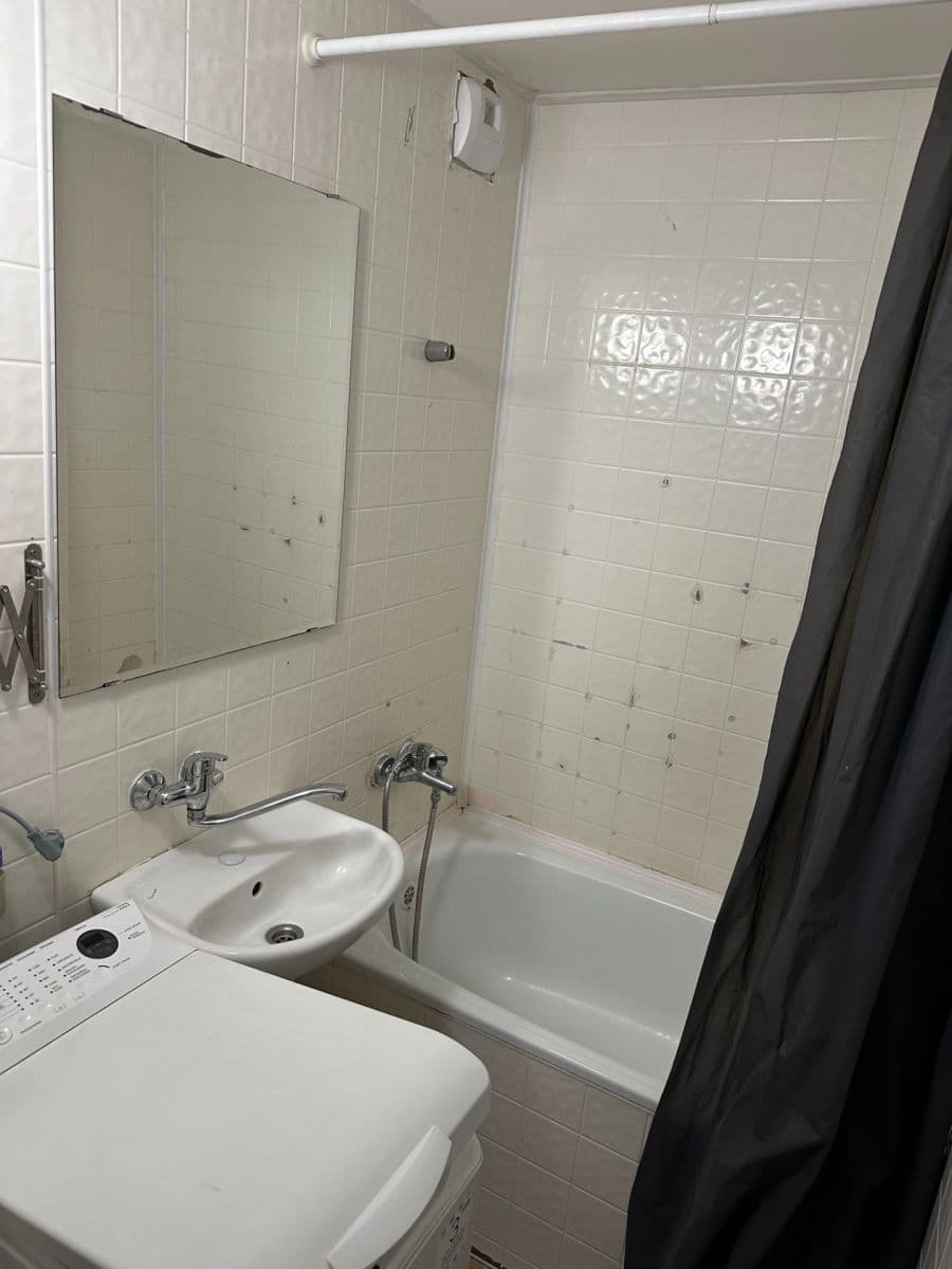 Prenájom bytu 2-izbový 44 m², Machkova, Praha, Praha Prenájom bytu 2-izbový 44 m², Machkova, Praha, Praha