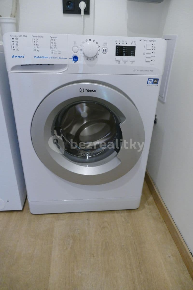 Prenájom bytu 1-izbový 35 m², Fibichova, Praha, Praha Prenájom bytu 1-izbový 35 m², Fibichova, Praha, Praha