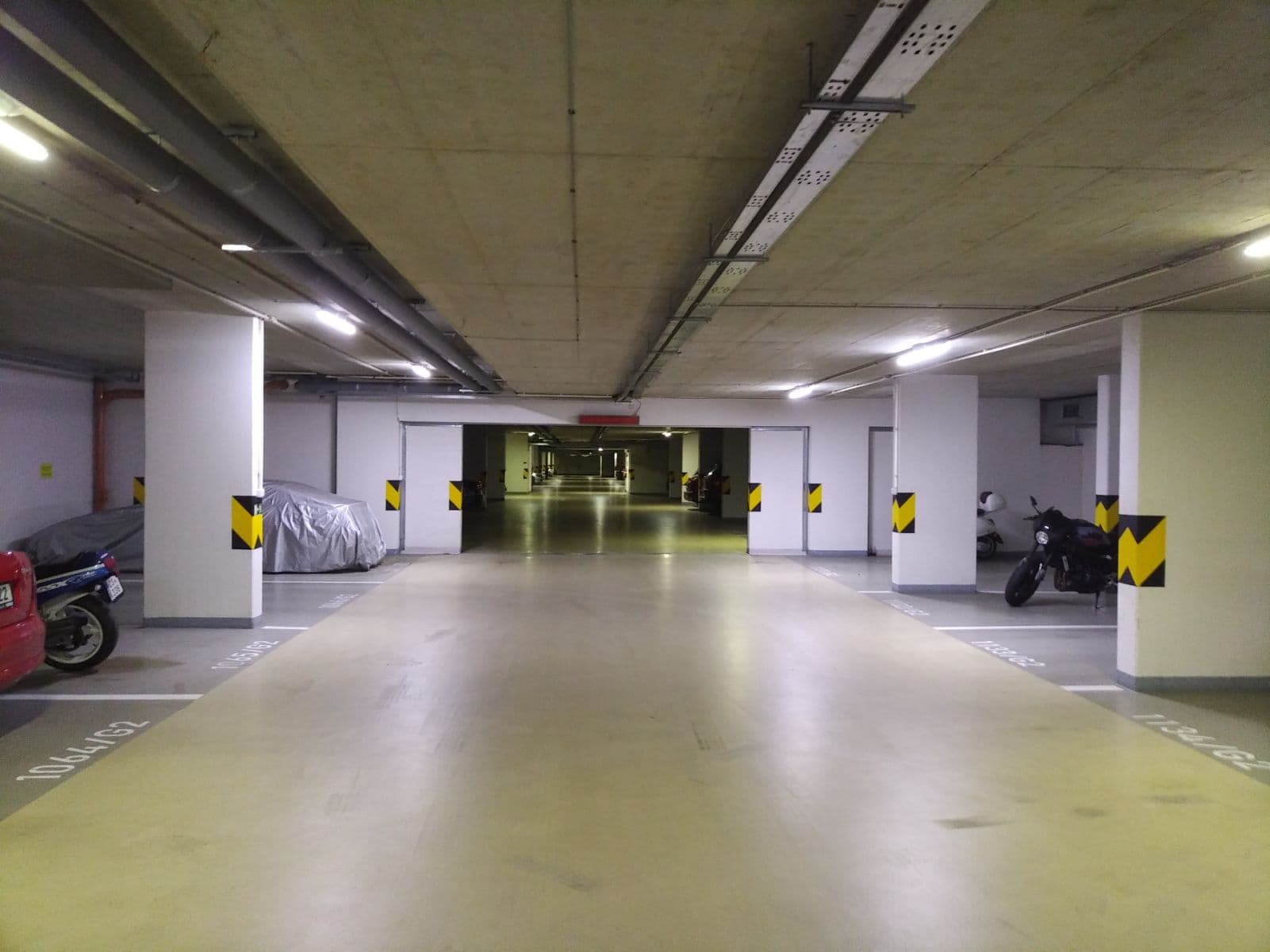 Prenájom garáže 12 m², Poděbradská, Praha, Praha Prenájom garáže 12 m², Poděbradská, Praha, Praha