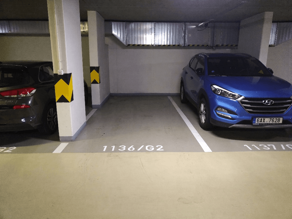 Prenájom garáže 12 m², Poděbradská, Praha, Praha Prenájom garáže 12 m², Poděbradská, Praha, Praha