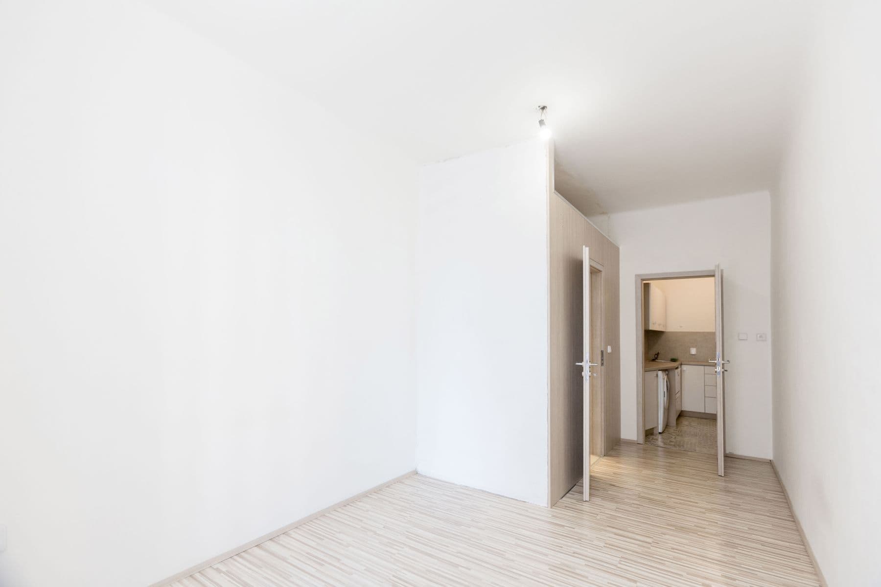 Prenájom bytu 1-izbový 20 m², Čestmírova, Praha, Praha Prenájom bytu 1-izbový 20 m², Čestmírova, Praha, Praha