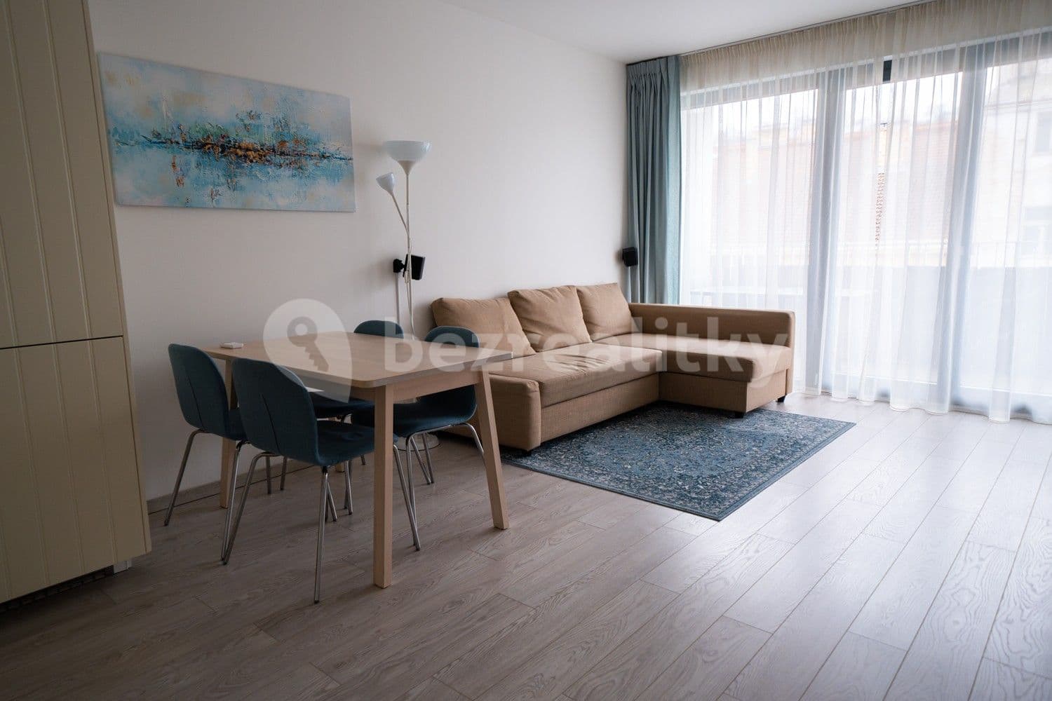 Prenájom bytu 2-izbový 65 m², Sokolovská, Praha, Praha