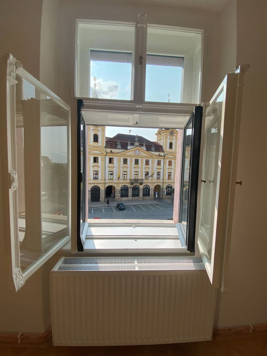 Prenájom bytu 3-izbový 100 m², Velké náměstí, Písek, Jihočeský kraj Prenájom bytu 3-izbový 100 m², Velké náměstí, Písek, Jihočeský kraj