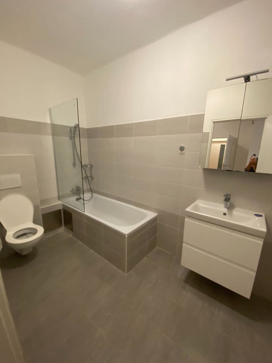 Prenájom bytu 3-izbový 100 m², Velké náměstí, Písek, Jihočeský kraj Prenájom bytu 3-izbový 100 m², Velké náměstí, Písek, Jihočeský kraj