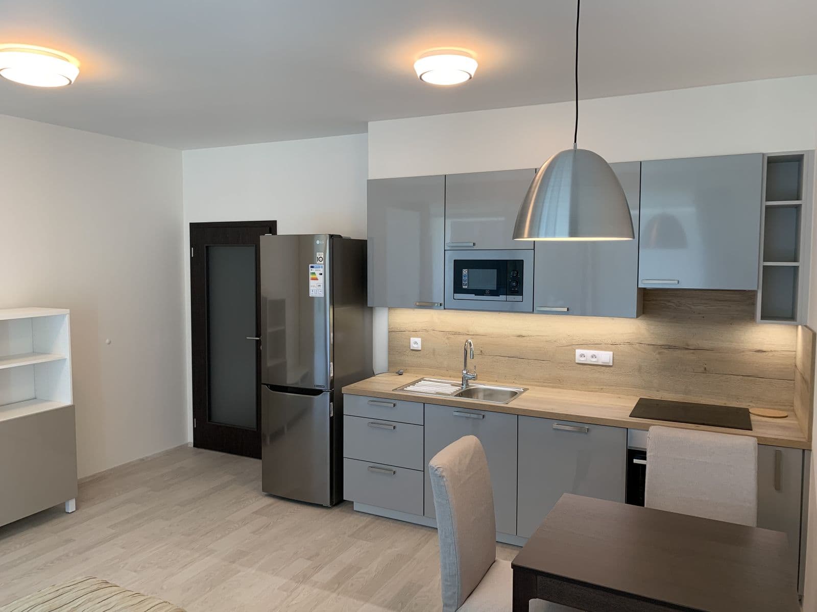 Prenájom bytu 1-izbový 40 m², U Mlýnského kanálu, Praha, Praha Prenájom bytu 1-izbový 40 m², U Mlýnského kanálu, Praha, Praha